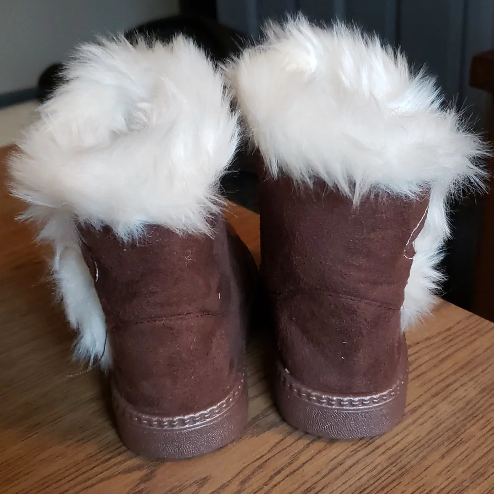 Toddler's 22 booties faux fur trim
